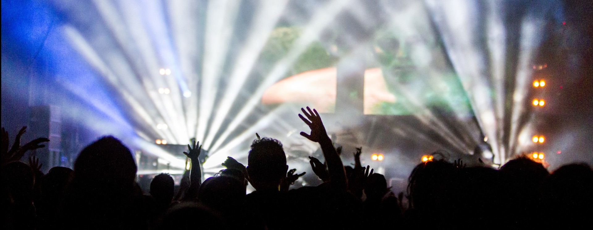 people-festival-party-dancing-e1457100759889